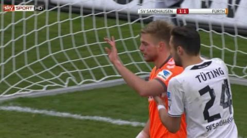 Cầu thủ trẻ ở Đức tái hiện tinh thần fair-play giống Klose