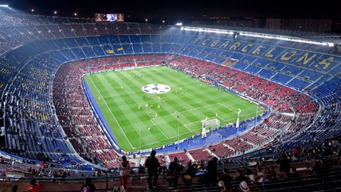 “Không bán Messi để xây Camp Nou mới”