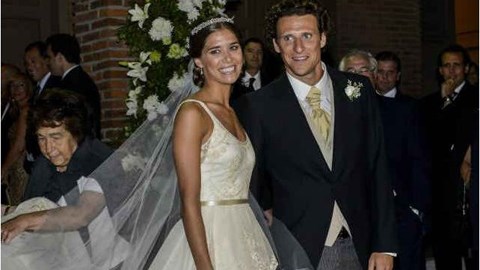 Diego Forlan bí mật tổ chức đám cưới