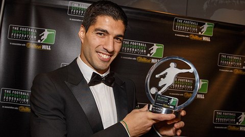 Vượt van Persie và Mata, Suarez là "Cầu thủ xuất sắc nhất năm 2013"