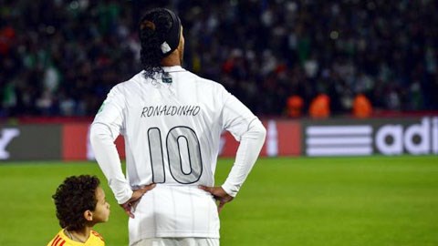 Ronaldinho: Lần cuối cùng không có hậu?