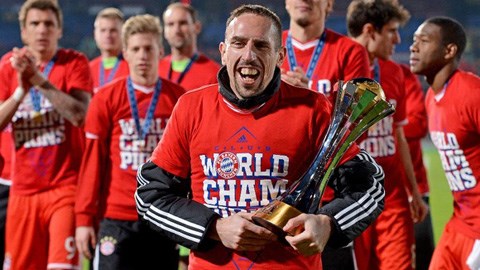Ribery giành "cú đúp" danh hiệu cá nhân trong vòng 24h