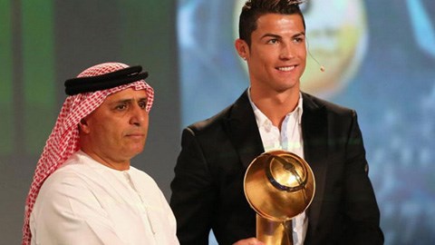 Ronaldo nhận giải Cầu thủ hay nhất thế giới