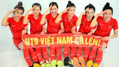Chùm ảnh SV xinh tươi Hà Nội cổ vũ U19 Việt Nam