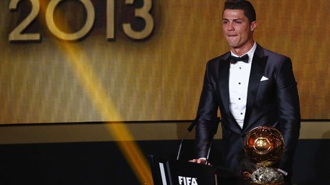 Các nhà báo cule nói gì về QBV của Ronaldo?