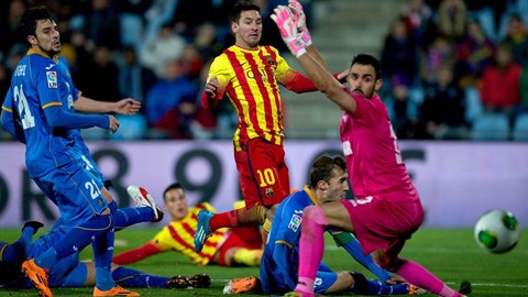 Getafe 0-2 Barca: Messi lập cú đúp đưa Barca vào tứ kết