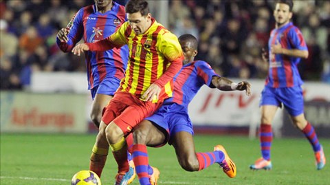 Messi im tiếng, Barca bị Levante níu chân