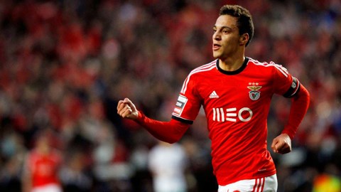 Arsenal hỏi mua sao trẻ Benfica