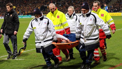 Cận cảnh chấn thương khiến Falcao nguy cơ mất World Cup