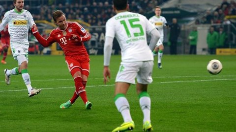Monchengladbach 0-2 Bayern: Goetze "mở hàng" năm mới