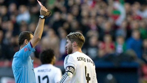 "Vua thẻ" Sergio Ramos ca cẩm về công tác trọng tài