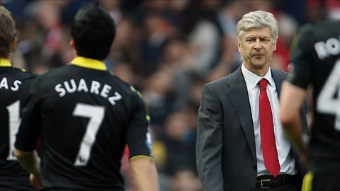 Arsenal sẽ không mua Suarez