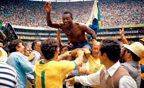 Pele bay cao tại World Cup 1970