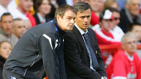 Trợ lý cũ "lật tẩy" đòn tâm lý của Mourinho