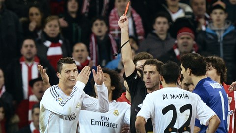 Real đăng ký Ronaldo thi đấu dù chưa hết án phạt