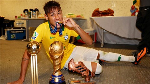 Neymar: "Tôi hay quên, ngủ như chết và hay hát"