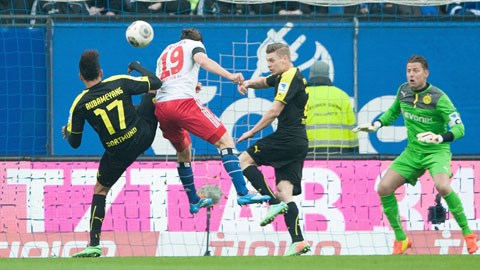 Dortmund thảm bại 0-3 trước Hamburg
