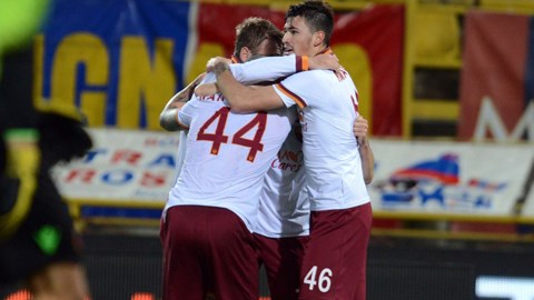 Bologna 0-1 Roma: "Bầy sói" kiên trì bám đuổi Juve