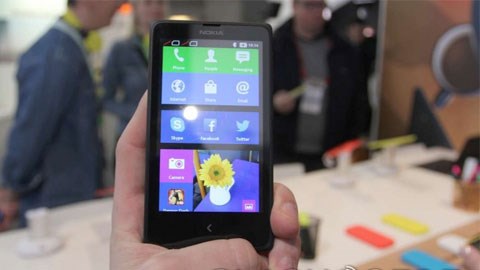 Cận cảnh smartphone chạy Android đầu tiên của Nokia