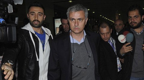 Mourinho chê bai hàng công Chelsea