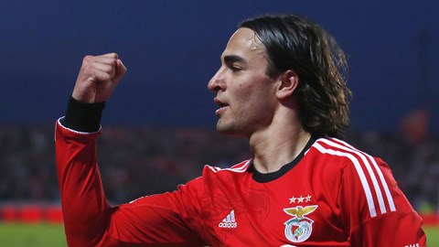 Pha phối hợp ngẫu hứng của cầu thủ Benfica