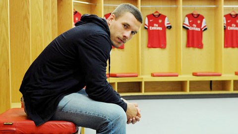 Lukas Podolski cân nhắc rời Arsenal