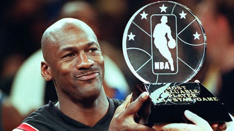 Michael Jordan là vua in tiền trong giới “sao về hưu”