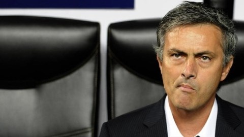 Mourinho ca cẩm về lịch thi đấu của Chelsea