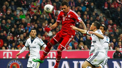 Bayern 5-1 Schalke: Hùm xám bắt nạt đội khách