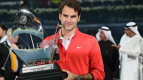 Roger Federer vượt qua huyền thoại John McEnroe