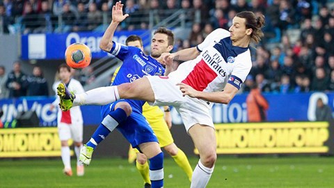 Ibra kiến tạo kiểu Kung-Fu ở trận PSG đại thắng Bastia 3-0