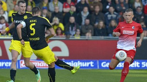 Freiburg 0-1 Dortmund: "Cận vệ già" Kehl lập siêu phẩm