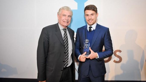 Ramsey nhận danh hiệu "Huyền thoại bóng đá London"