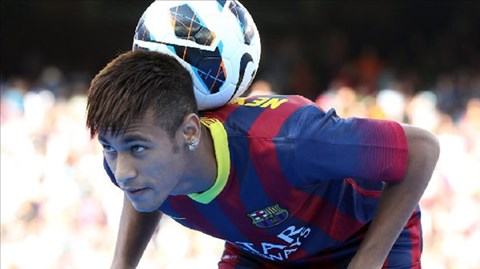 Neymar trổ tài freestyle siêu đẳng