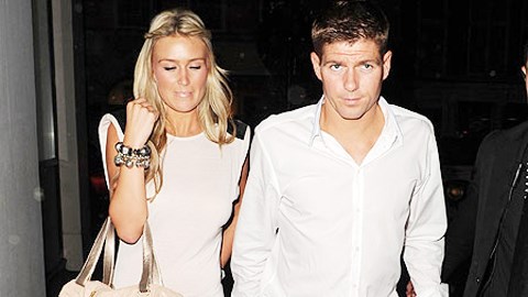 Gerrard không cho vợ “bám càng” sang Brazil