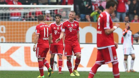 Augsburg 1-0 Bayern: "Hùm xám" đứt mạch 53 trận bất bại