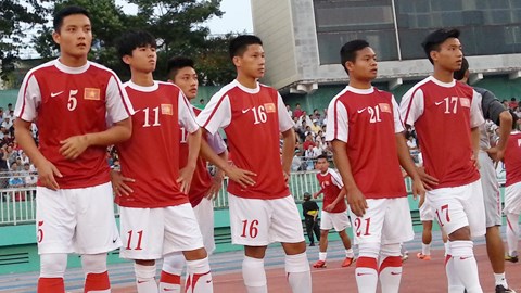 Trung vệ Văn Khánh & bài học xương máu từ U19 Việt Nam