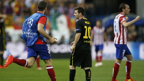 Barca thua Atletico vì Messi quá lười biếng?