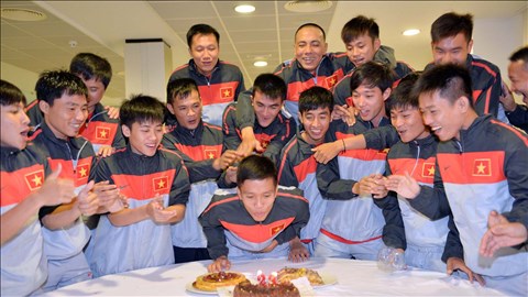 Tân binh ĐT futsal Việt Nam được tổ chức sinh nhật tại TBN