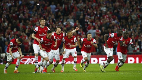 Thắng Wigan trên chấm 11m, Arsenal nhọc nhằn vào chung kết FA Cup