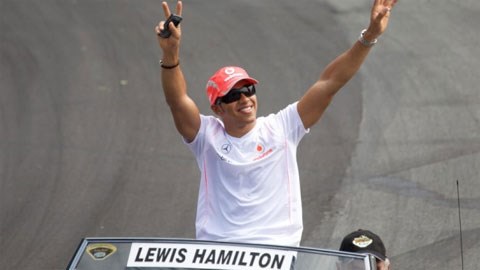 Lewis Hamilton giàu nhất nước Anh