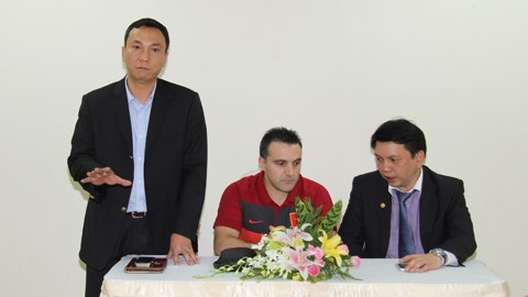Lãnh đạo VFF thăm và động viên ĐT futsal Việt Nam