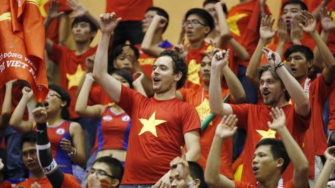 CĐV Australia cổ vũ đội tuyển Việt Nam