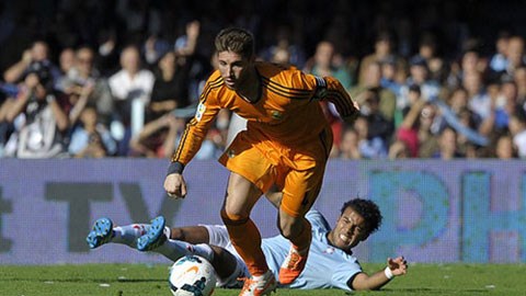 Giống Gerrard, Ramos trượt chân khiến Real hết cửa vô địch