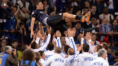 Inter đánh bại Lazio 4-1: Quà chia tay Zanetti!