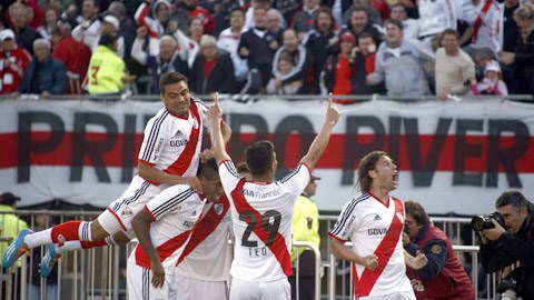 07h15 ngày 25/5, San Lorenzo vs River Plate: Chảy đi sông ơi!