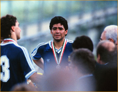 Cậu bé vàng đưa Albiceleste vào chung kết World Cup 1990