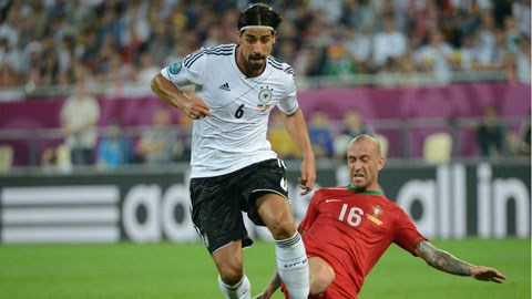 ĐT Đức trước trận gặp Bồ Đào Nha: Schweinsteiger dự bị, Oezil đá tiền đạo ảo?