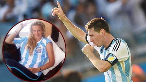Tay vợt Azarenka hết mình vì Messi!?
