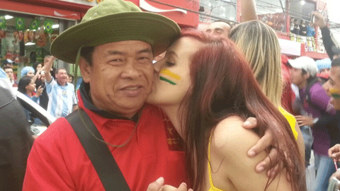Fan cuồng Việt Nam: Kẻ việt vị, người ghi bàn ở World Cup